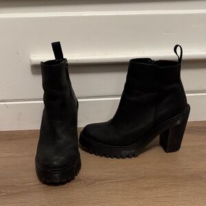 Dr. Martens Magdalena Boots
